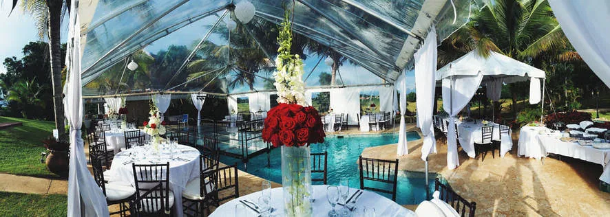 Recepción de quinceañero junto a la piscina de Villa Bonita