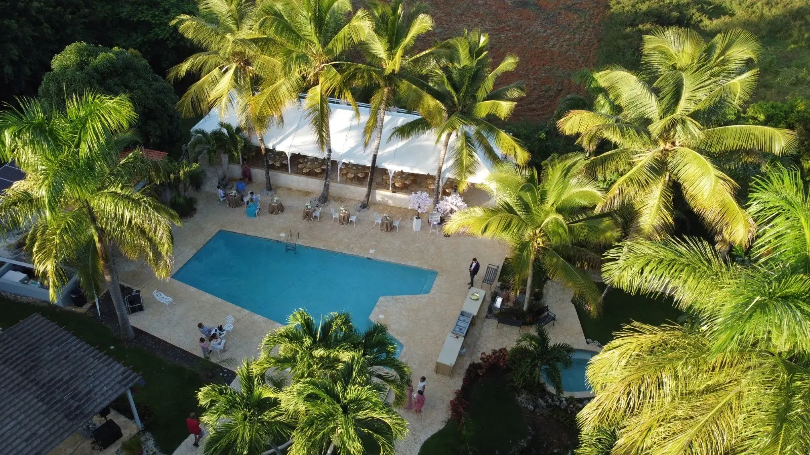 Vista aérea de la hacienda y apartamentos